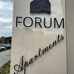 House в центрі з бомбосховищем і критим приватним паркінгом