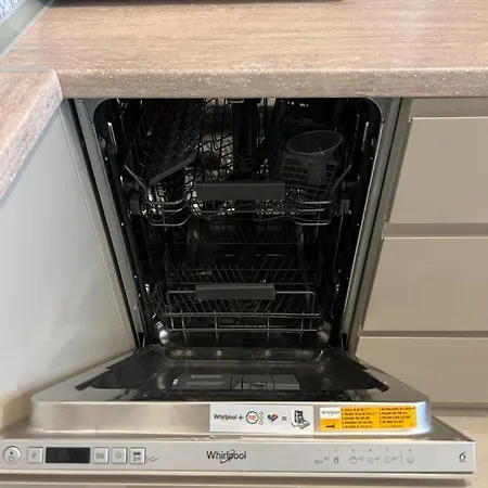 House в центрі з бомбосховищем і критим приватним паркінгом * Lviv