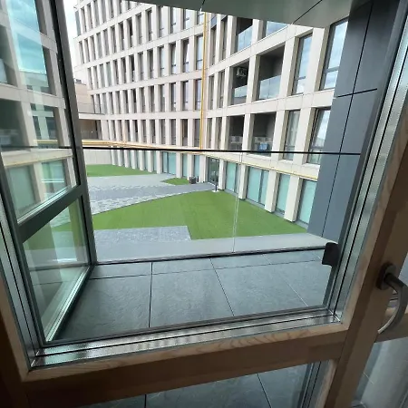 Apartamento House в центрі з бомбосховищем і критим приватним паркінгом