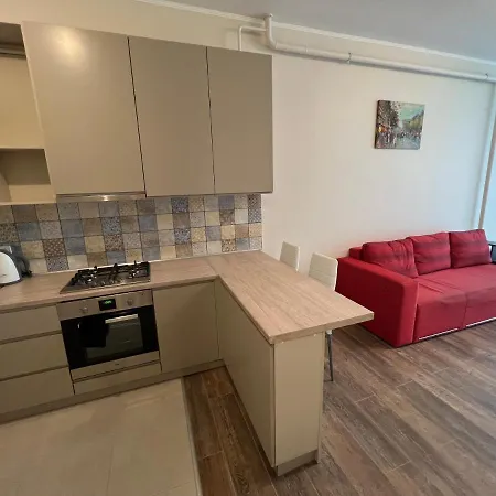 Apartamento House в центрі з бомбосховищем і критим приватним паркінгом *