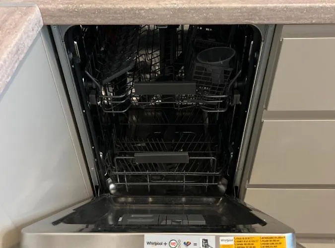 House в центрі з бомбосховищем і критим приватним паркінгом * Lviv