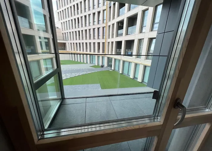 Apartamento House в центрі з бомбосховищем і критим приватним паркінгом