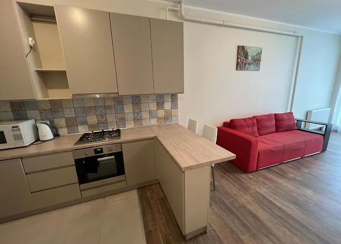 公寓 House в центрі з бомбосховищем і критим приватним паркінгом *