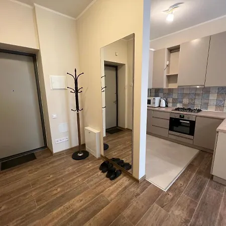 House в центрі з бомбосховищем і критим приватним паркінгом Lviv