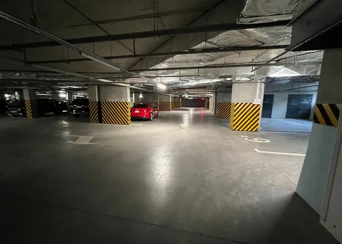 House в центрі з бомбосховищем і критим приватним паркінгом Appartement *